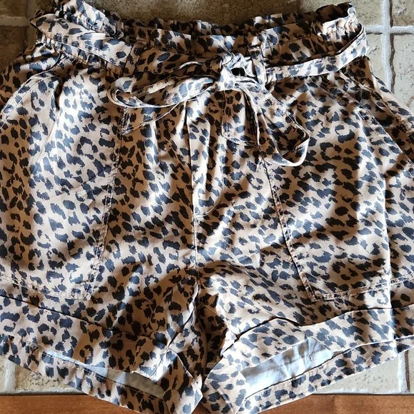 NWT aerie tan and black leopard print shorts size womans xs - Picture 1 of 9